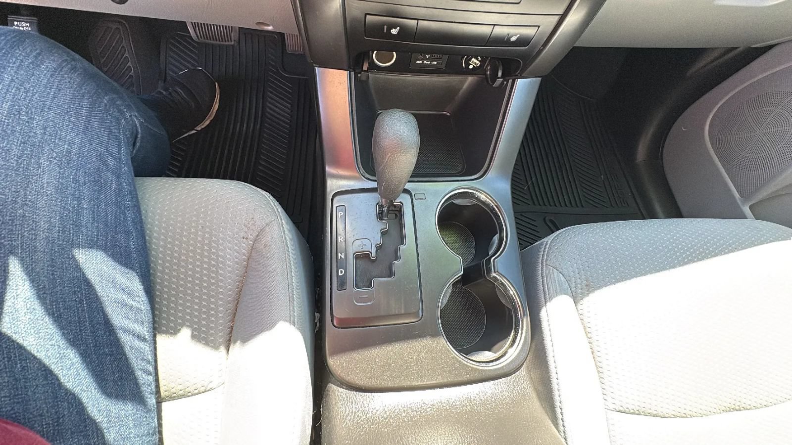 Used 2011 Kia Sorento LX w/ Convenience Pkg FWD image 25