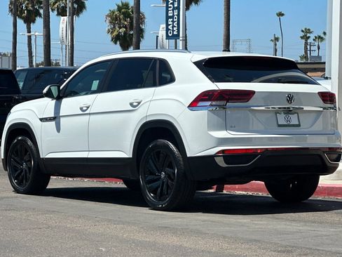 Used 2023 Volkswagen Atlas Cross Sport SE w/ Panoramic Sunroof Package FWD image 6