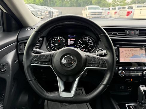 Used 2018 Nissan Rogue SV w/ Premium Package AWD/4WD image 20