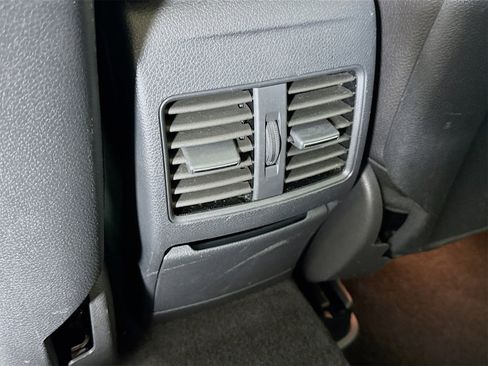 Used 2019 Mercedes-Benz CLA 250 4MATIC image 26