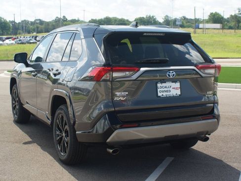 Used 2023 Toyota RAV4 XSE AWD/4WD image 16
