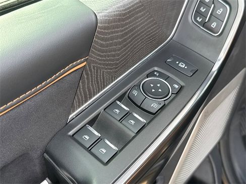 Used 2024 Ford F350 Platinum w/ FX4 Off-Road Package image 22