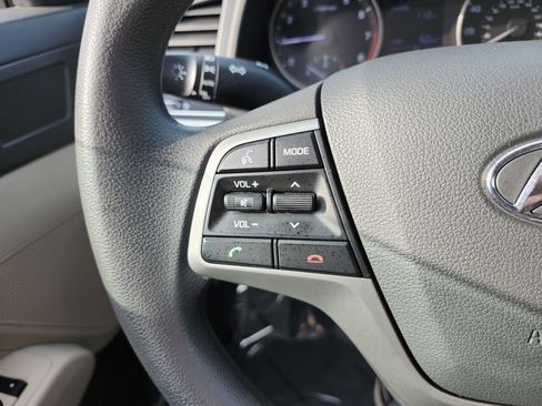 Used 2018 Hyundai Elantra SE w/ SE Connectivity Package 04 image 31