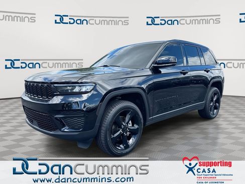 Used 2024 Jeep Grand Cherokee Altitude AWD/4WD image 1