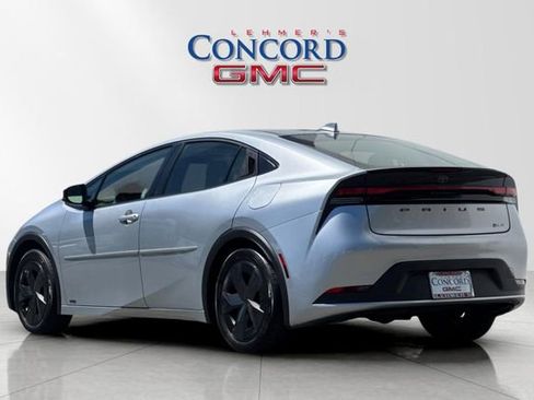 Used 2023 Toyota Prius LE AWD/4WD image 6