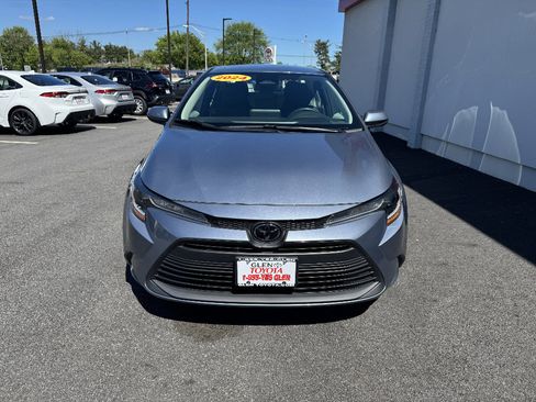 Used 2024 Toyota Corolla LE w/ LE Convenience Package FWD image 3