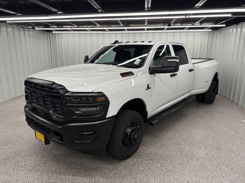 New 2026 RAM 3500 Tradesman AWD/4WD image 3