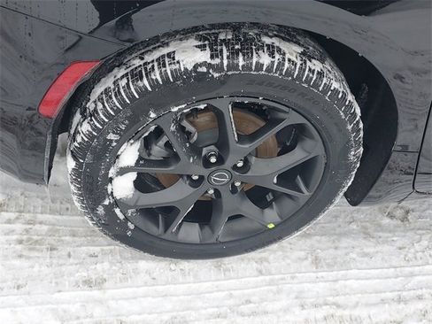 New 2026 Chrysler Pacifica Limited w/ Uconnect Theater Family Group image 5