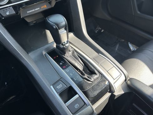 Used 2017 Honda Civic Touring image 14