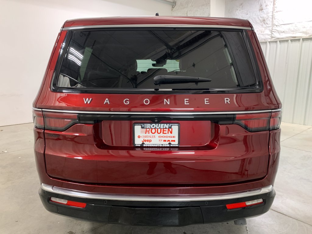 Used 2025 Jeep Wagoneer Series III w/ Premium Group I AWD/4WD image 7