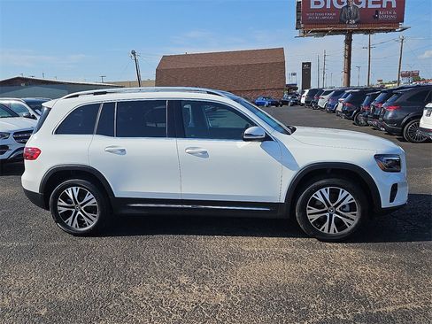 New 2025 Mercedes-Benz GLB 250 image 9