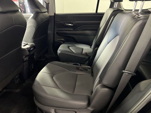 Used 2024 Toyota Grand Highlander AWD image 26