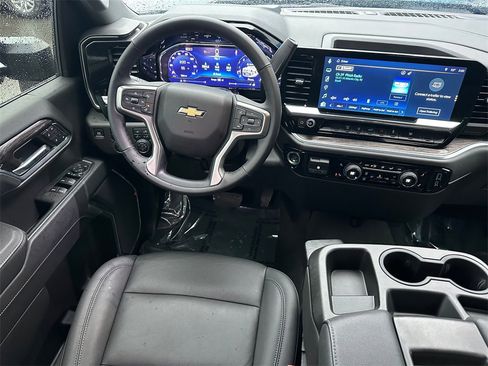Used 2025 Chevrolet Silverado 2500 LTZ image 18
