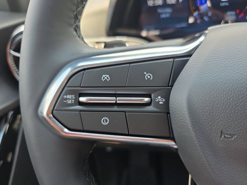 New 2027 Chevrolet Equinox LT w/ Convenience Package II FWD image 19