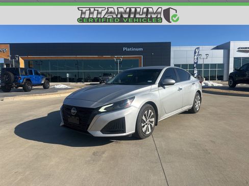 Used 2023 Nissan Altima 2.5 S image 1