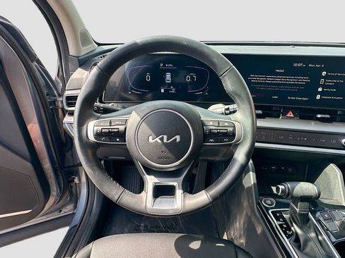 Used 2024 Kia Sportage EX image 11