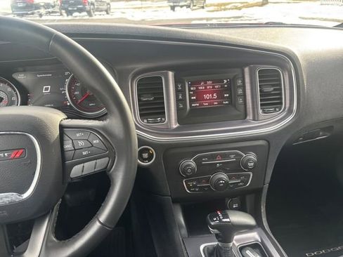 Used 2017 Dodge Charger SE image 18