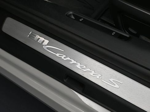 Used 2022 Porsche 911 Carrera S RWD image 23