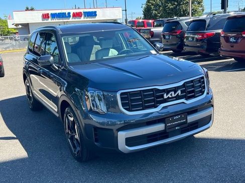 Certified 2024 Kia Telluride S w/ S Sunroof Package AWD/4WD image 5