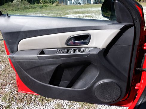 Used 2016 Chevrolet Cruze LT image 36