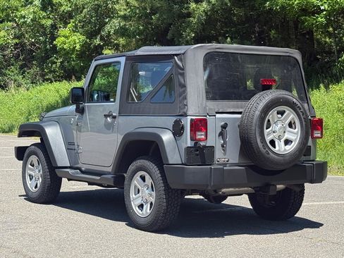 Used 2015 Jeep Wrangler Sport AWD/4WD image 2