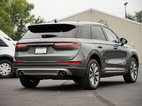 Used 2022 Lincoln Corsair Reserve image 3