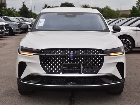 New 2026 Lincoln Nautilus Premier AWD/4WD image 9
