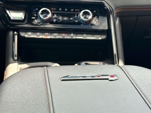 Used 2024 GMC Sierra 2500 AT4 w/ AT4 Premium Plus Package image 21