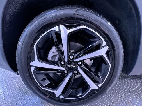 Used 2023 Chevrolet TrailBlazer RS w/ Sun and Liftgate Package AWD/4WD image 10