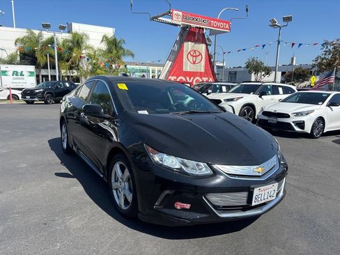 Used 2017 Chevrolet Volt LT FWD image 2