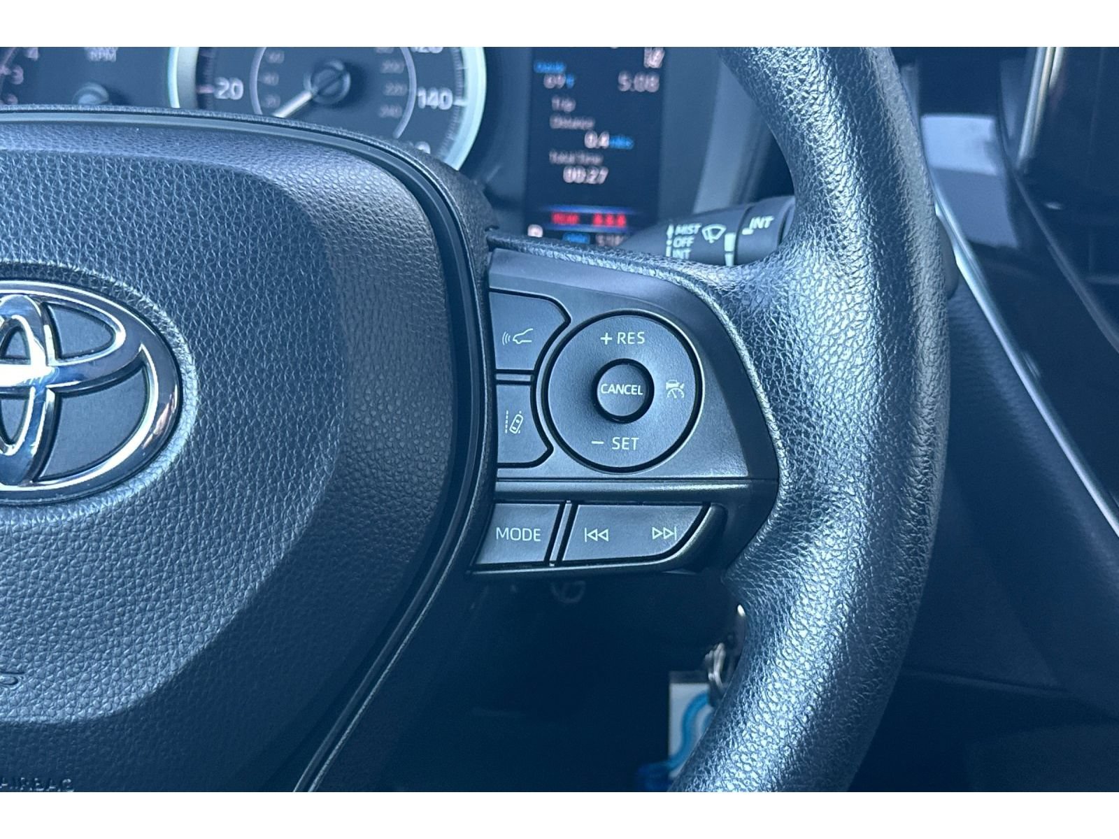Used 2022 Toyota Corolla LE FWD image 35