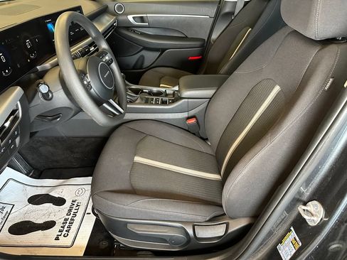 Used 2025 Hyundai Sonata SE FWD image 19