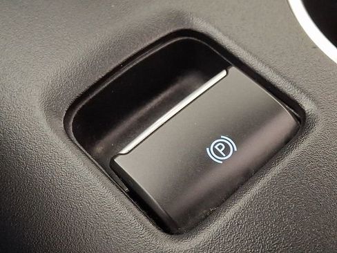 Used 2024 Ford Mustang Convertible RWD image 23