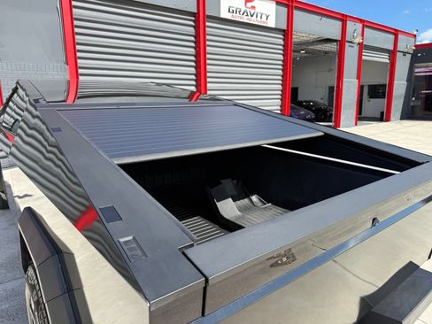 Used 2025 Tesla Cybertruck AWD Crew Cab image 17