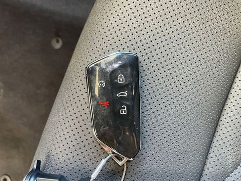 Used 2025 Volkswagen Atlas Cross Sport SE image 22