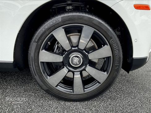 Certified 2022 Rolls-Royce Cullinan image 32