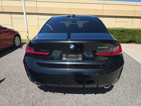Used 2025 BMW 330i Sedan w/ M Sport Package RWD image 3