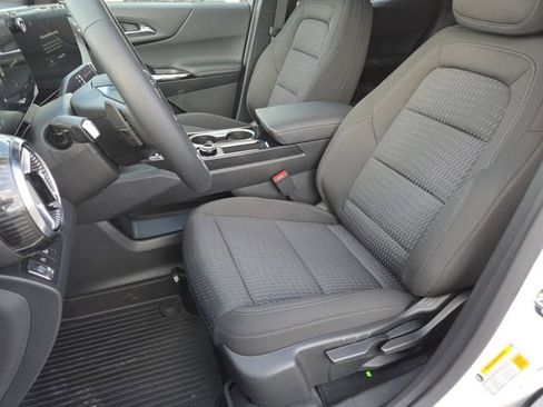 New 2026 Chevrolet Equinox LT w/ Safety and Technology Package FWD image 30