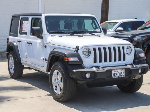 Used 2022 Jeep Wrangler Unlimited Sport AWD/4WD image 3