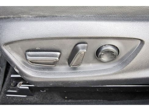 Used 2018 Toyota Camry XLE image 27