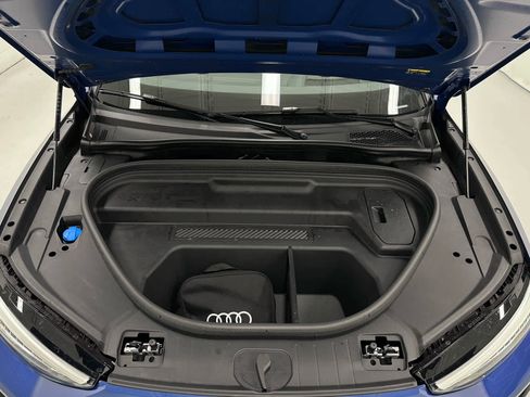 Used 2025 Audi SQ6 e-tron Prestige w/ 21" Black Optic Wheel Package image 42