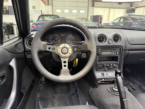 Used 2000 MAZDA MX-5 Miata image 23
