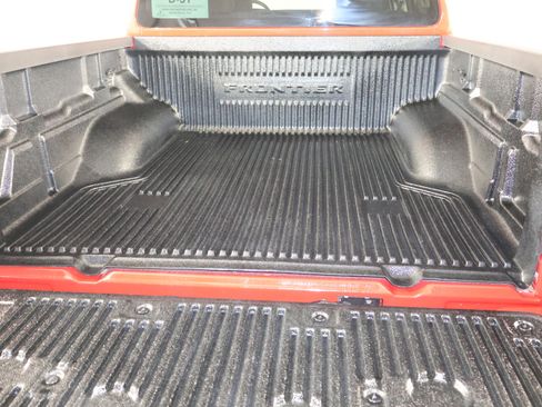 Used 2024 Nissan Frontier SV image 53