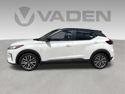 Used 2021 Nissan Kicks SV FWD image 17