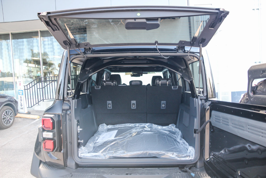 New 2026 Ford Bronco Raptor w/ Interior Carbon Fiber Pack AWD/4WD image 28