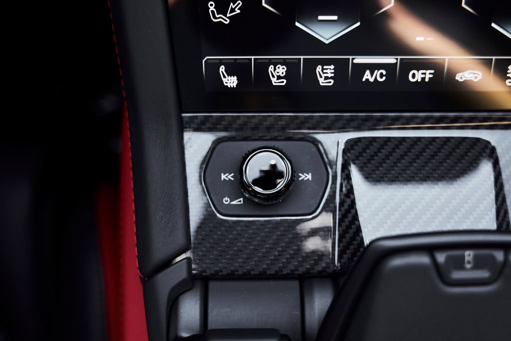 Used 2025 Lamborghini Urus SE AWD/4WD image 68