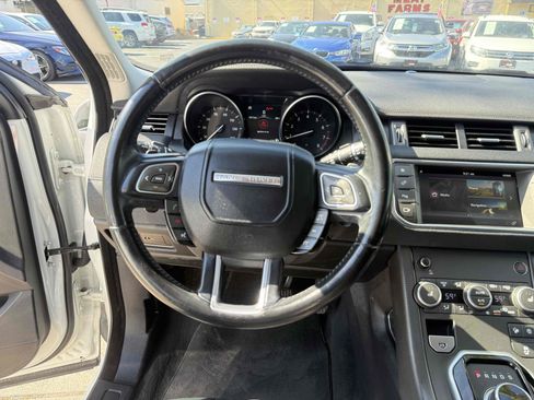 Used 2018 Land Rover Range Rover Evoque SE AWD/4WD image 19
