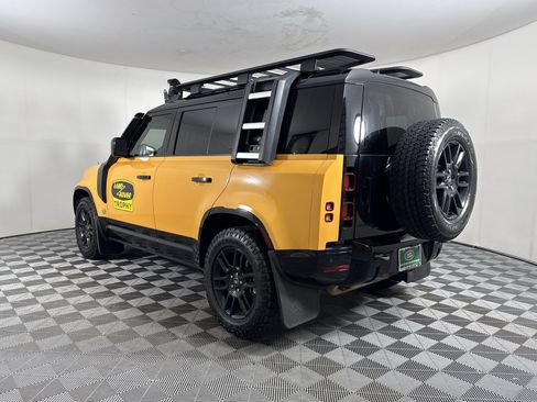 Used 2022 Land Rover Defender 110 X-Dynamic SE AWD/4WD image 3