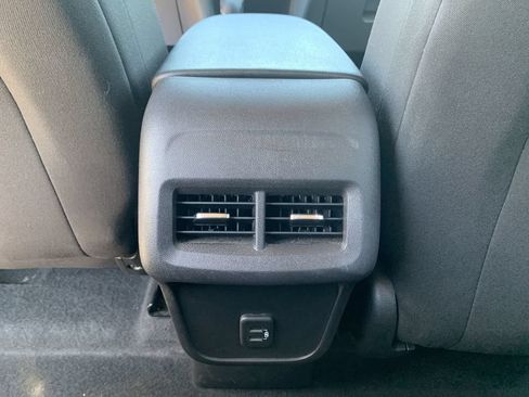 Certified 2024 Chevrolet Equinox LT FWD image 19