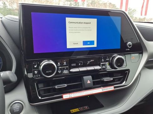 New 2026 Toyota Highlander Limited image 15